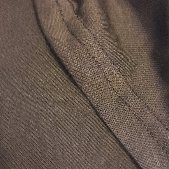 🌷Light V Neck Cold Shoulder Top - Picture 3 of 5